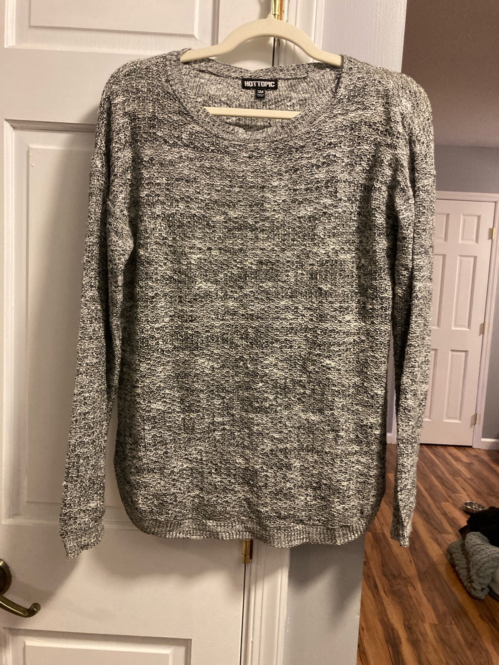 Hot Topic Women's Black & White Marled Crewneck Sweater